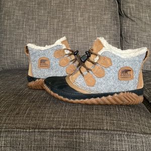 Sorel waterproof boots. Size 3.